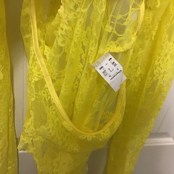 Sexy yellow 2 piece lingerie set.Size Medium - Picture 7 of 10